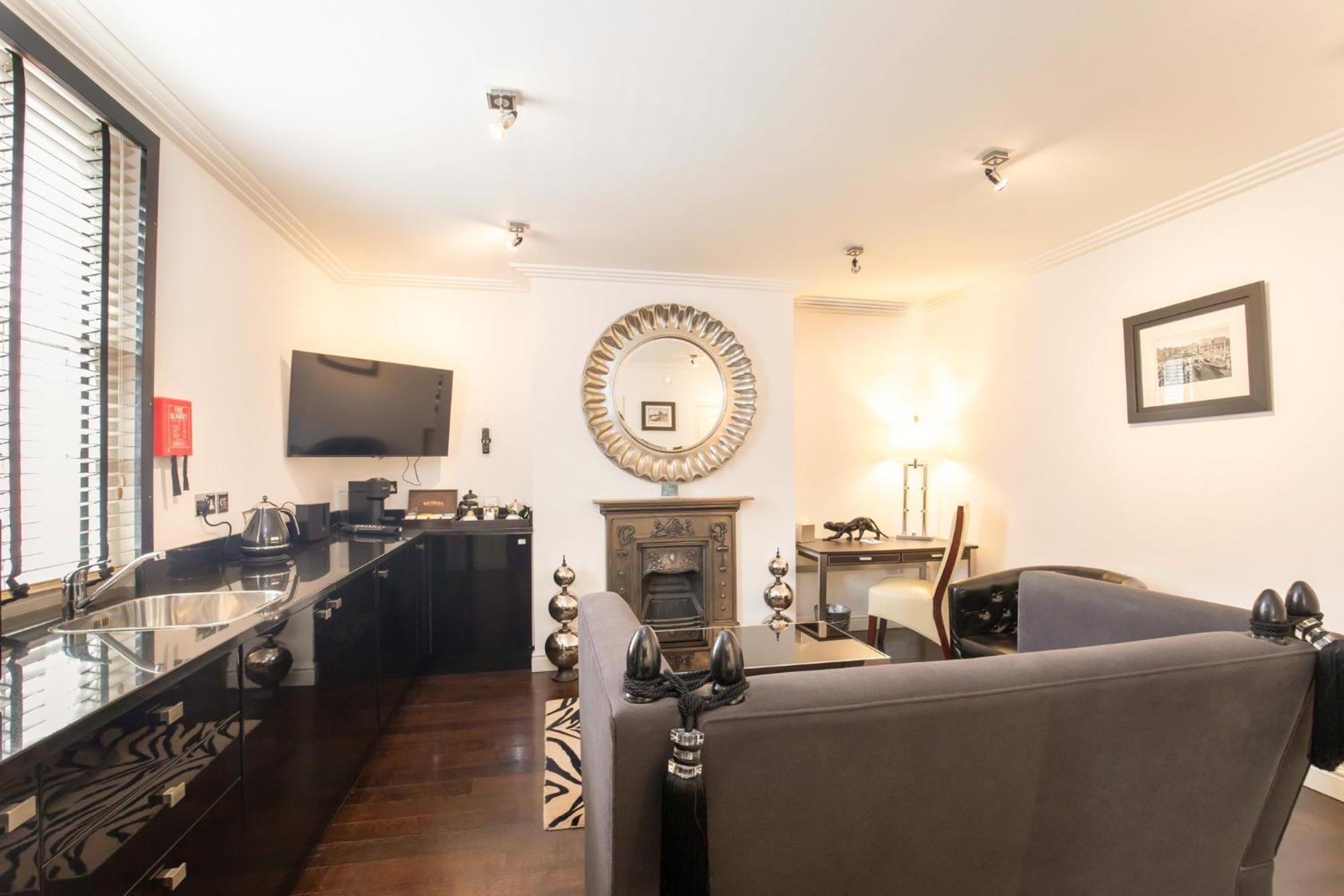 Strozzi Palace Suites By Mansley Cheltenham Dış mekan fotoğraf