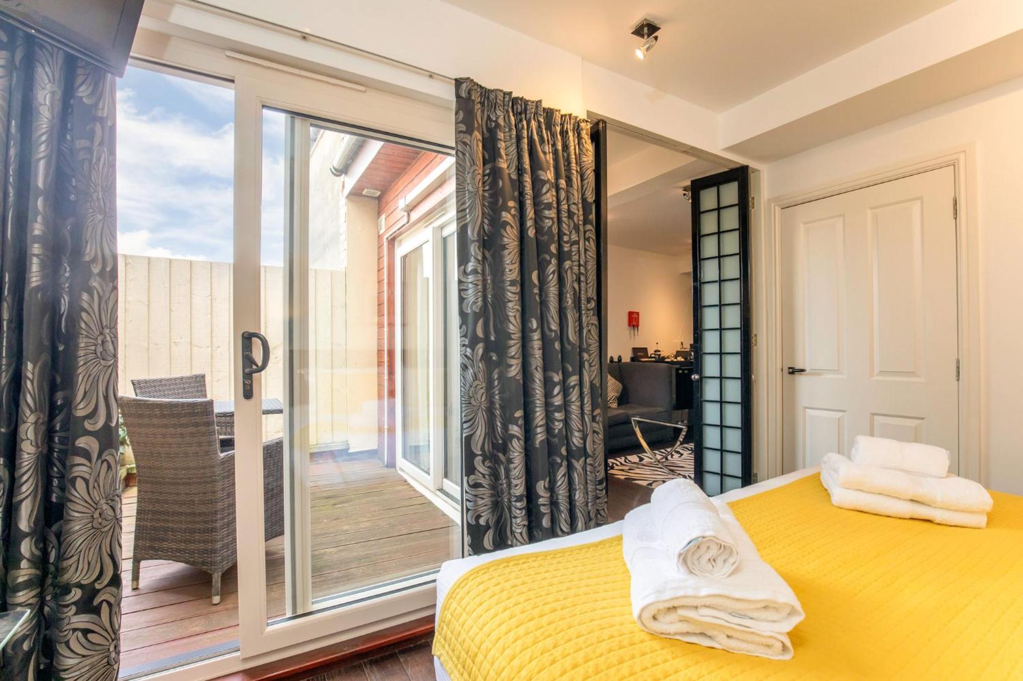 Strozzi Palace Suites By Mansley Cheltenham Dış mekan fotoğraf