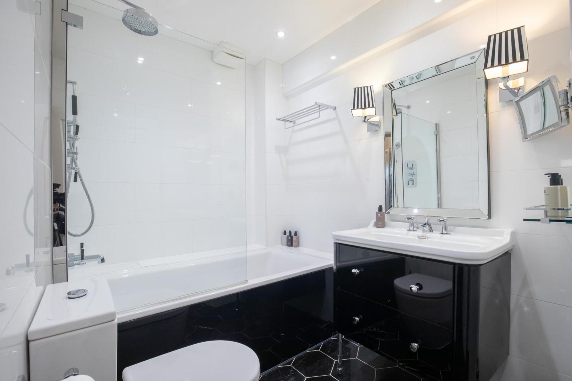 Strozzi Palace Suites By Mansley Cheltenham Dış mekan fotoğraf