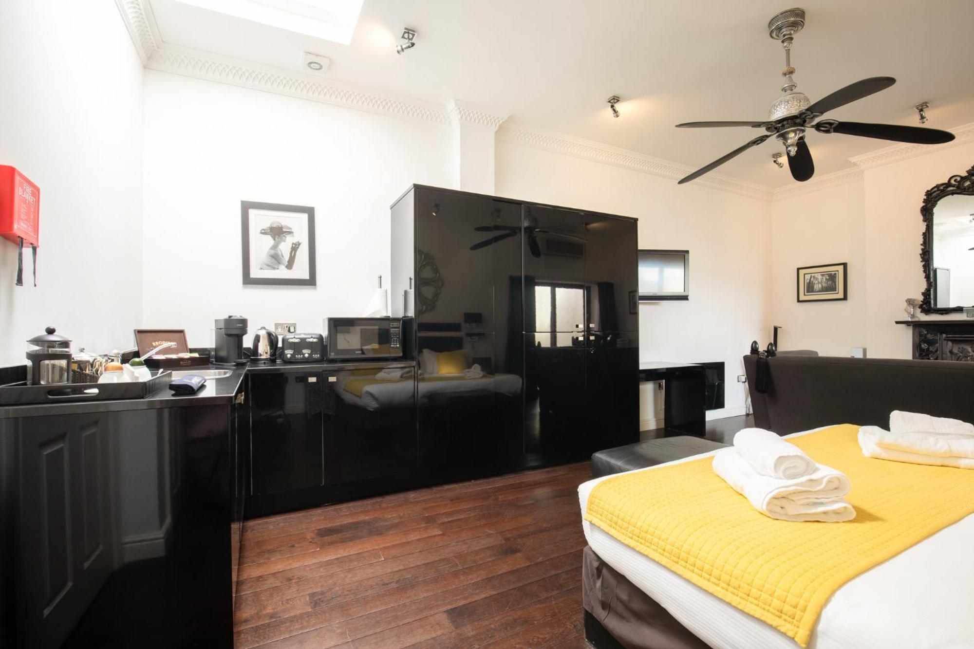 Strozzi Palace Suites By Mansley Cheltenham Dış mekan fotoğraf